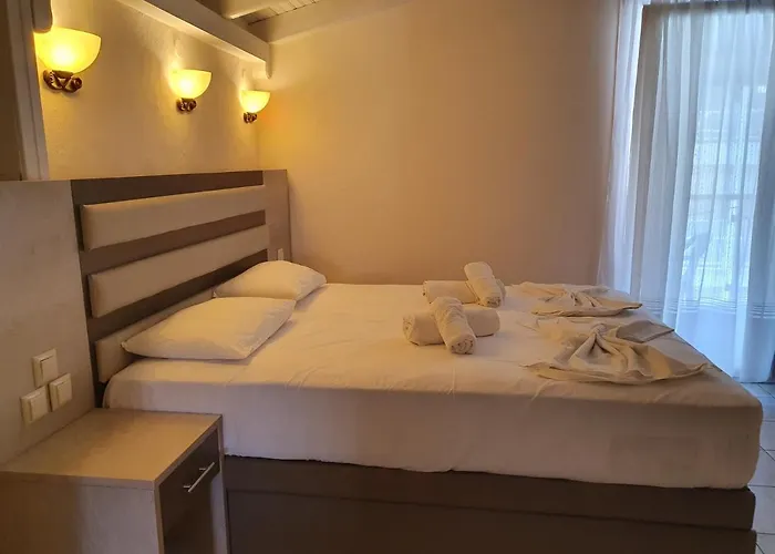 Anna Rooms